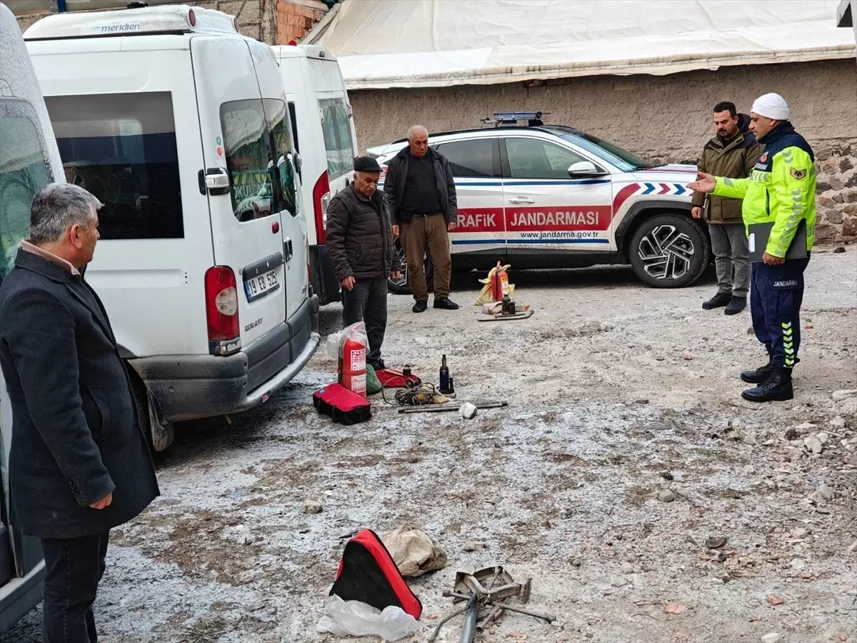 Yozgat’ta Jandarma, Okul Servislerini Denetledi